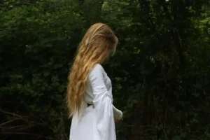 jak wybrać idealną metodę przedłużania włosów